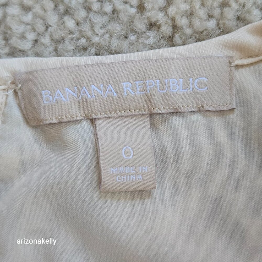 Banana Republic Scalloped Lace Top - Picture 2 of 8